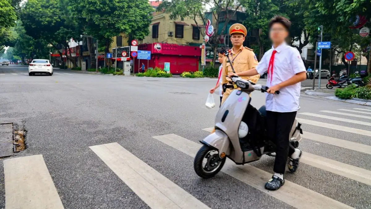 Hơn 3.100 vi phạm giao thông trong tháng 11/2025